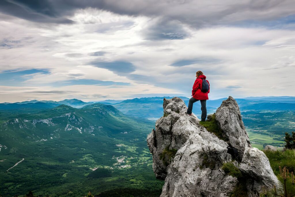 10 Things to Know Before Going on Hiking Alone